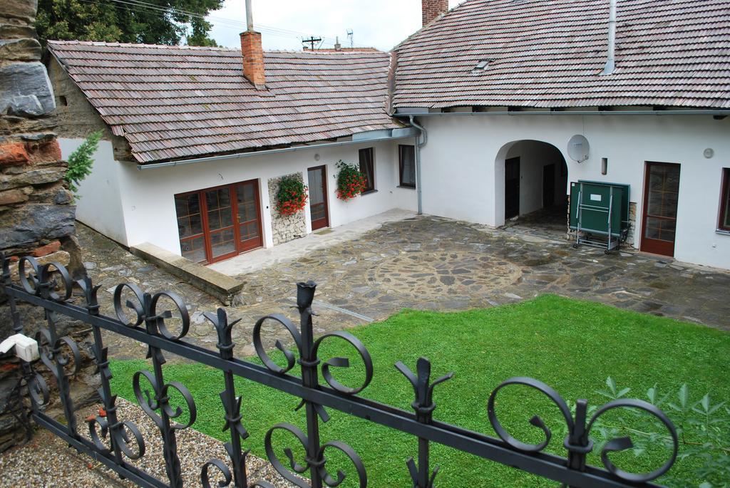 Rodinne Ubytovani Na Habesi Crhov Ngoại thất bức ảnh