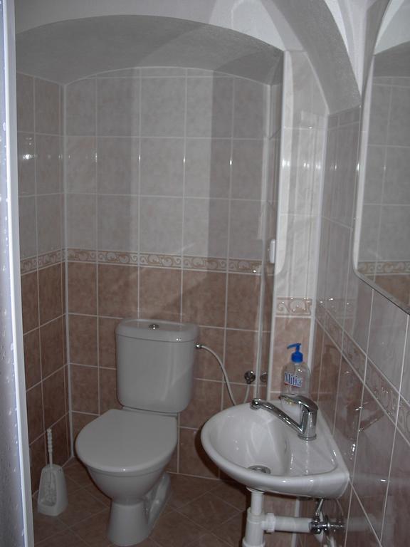 Rodinne Ubytovani Na Habesi Crhov Ngoại thất bức ảnh